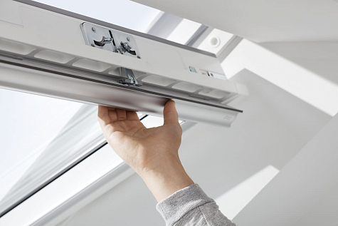 Купить Мансардное окно VELUX Комфорт плюс GLU CK02 0061 55х78см / Белое полиуретановое / ручка сверху / двухкамерное - изображение 4
